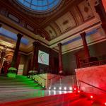 Allestimento tricolore alla National Gallery