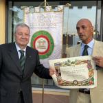 Consegna attestato  a Pier Francesco Maria Cenni per i 25 anni di appartenenza