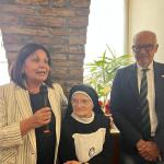 La Simposiarca ringrazia Madre Ida